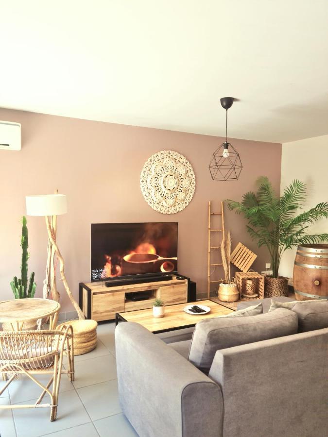 Appartcosy Emplacement Ideal Avec Terrasse & Parking Prive Nimes Exterior photo
